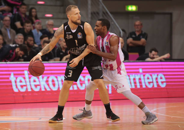 球员赴欧洲 球员赴欧洲