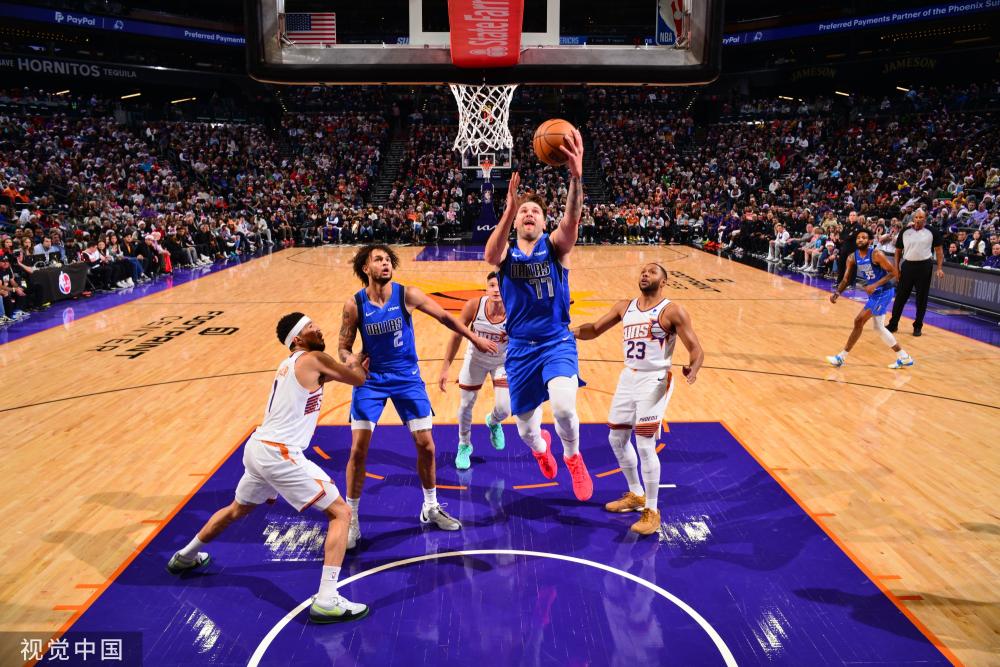 在赛场拼搏 在赛场拼搏