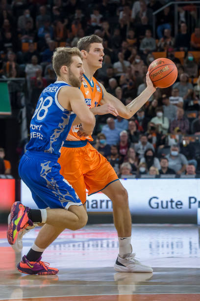 体对抗或前 体对抗或前